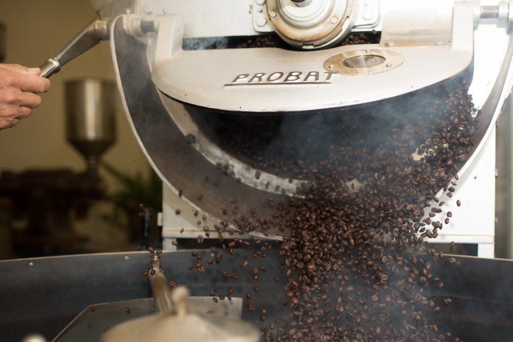 コーヒー豆の焙煎とは？自宅での焙煎方法からおすすめの焙煎機まで