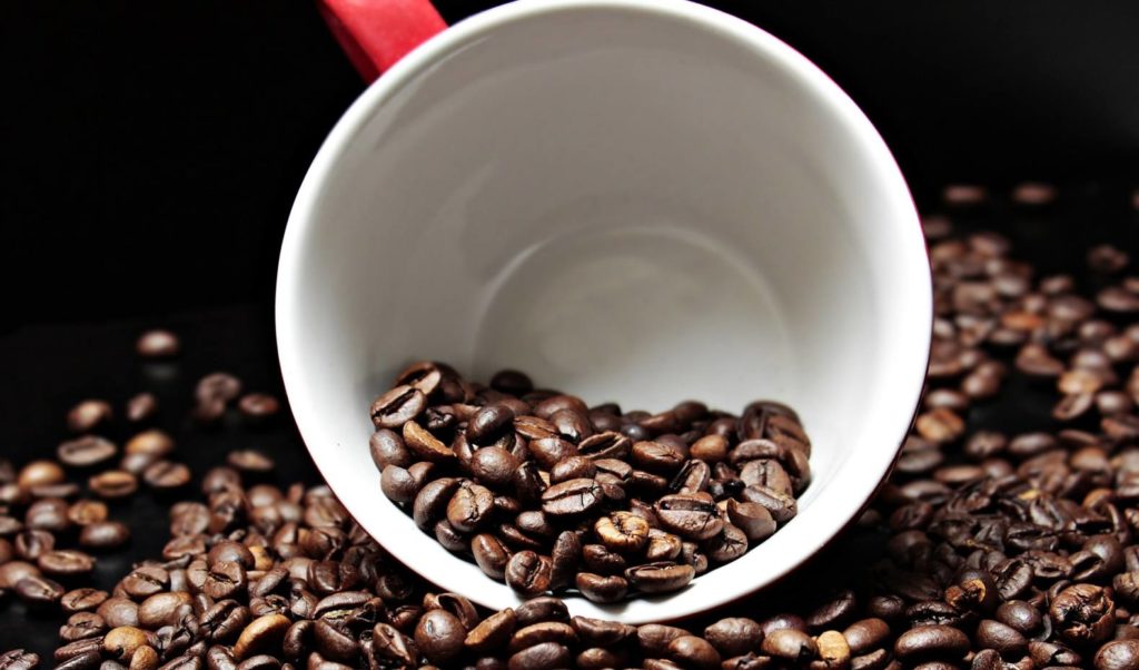 コーヒー豆の驚くべき消臭効果とは？作り方を覚えて再利用しよう豆の驚くべき【消臭】効果とは!?再利用の価値は高い。