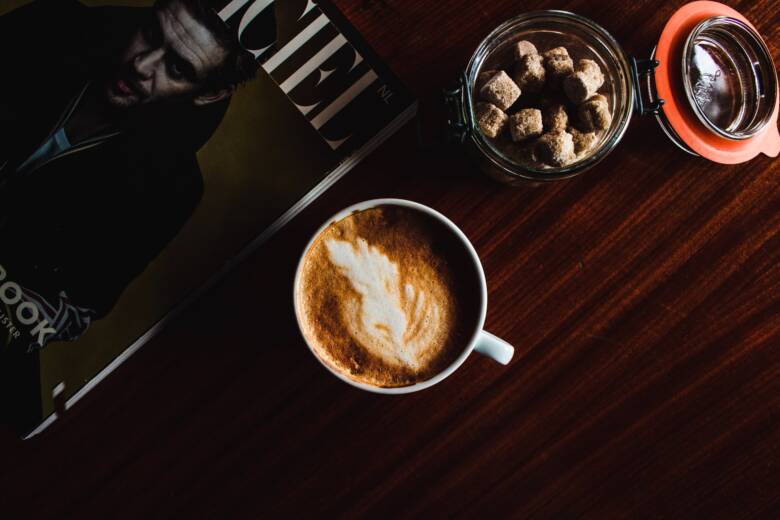 ココアとコーヒーを混ぜた「カフェモカ」をおすすめできる時間帯