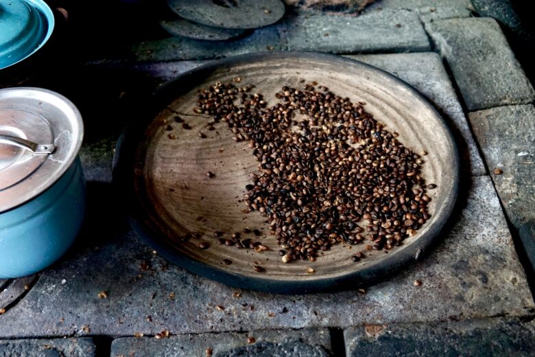 コーヒー豆の焙煎をフライパンで行う際の注意点