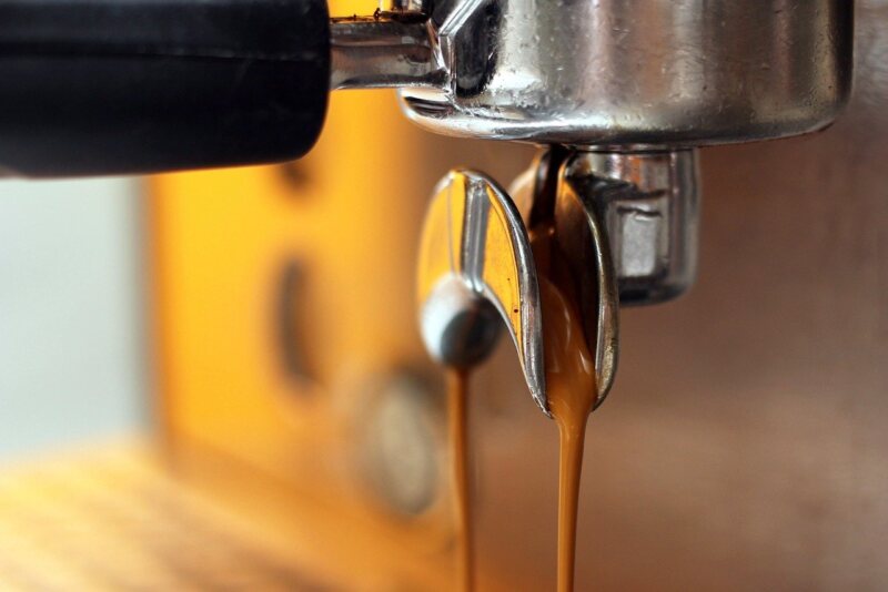 塩コーヒーを毎日簡単に作るならインスタントもしくはマシンがおすすめ
