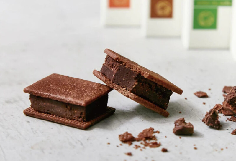 14. さっくり食感にカカオの風味「Minimal チョコレートサンドクッキー」
