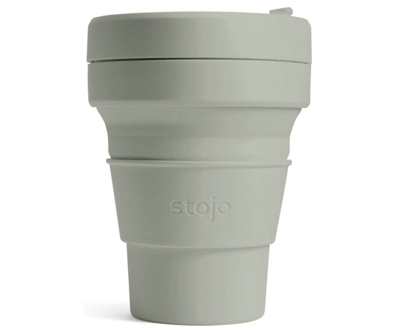環境に配慮しながらコーヒーを楽しむ「ストージョ(stojo) 折りたたみ タンブラー POCKET CUP 355ml」