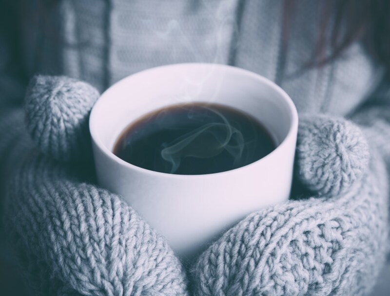 冷めたコーヒーを温める方法を徹底解説！温かさを保つ便利グッズも紹介